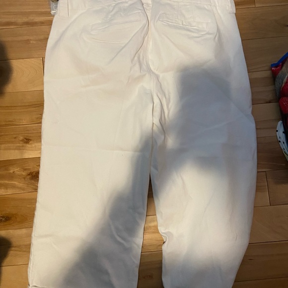 Maurice’s crop capris - Picture 2 of 2